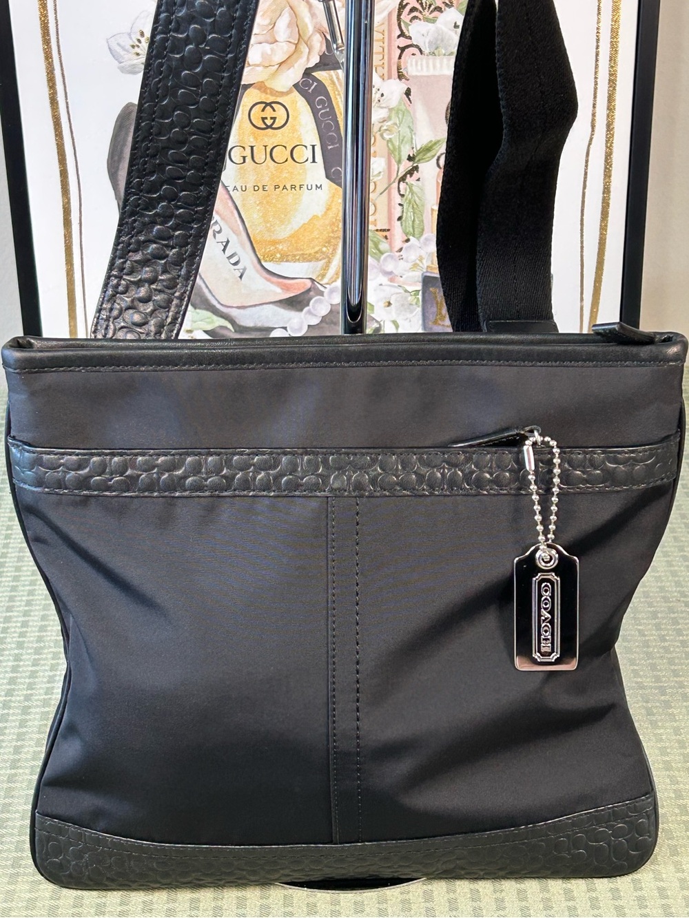COACH 2010 Signature Leather Shoulder/Crossbody Bag 😍🖤🔥 - Picture 9 of 17